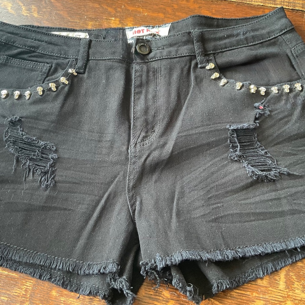 HOT KISS BRAND SHORTS  SIZE  13